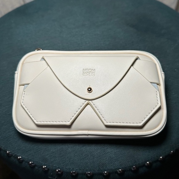 Neon Hope | NEW! BUMBAG & GLASSES CASE IN CREAM - Picture 1 of 8